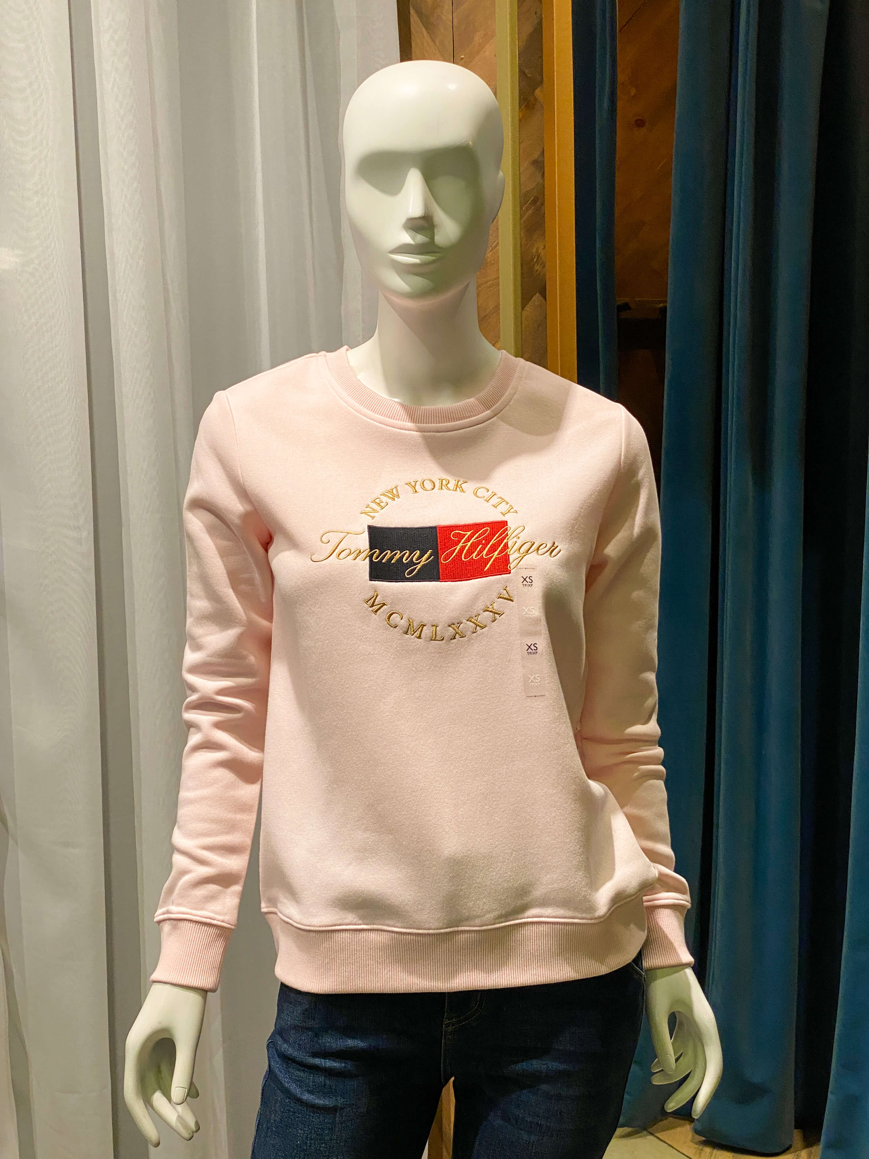 Buzo Look Tommy Hilfiger Mujer SUETER NEW YORK BORDADO TOMMY HILFIGER