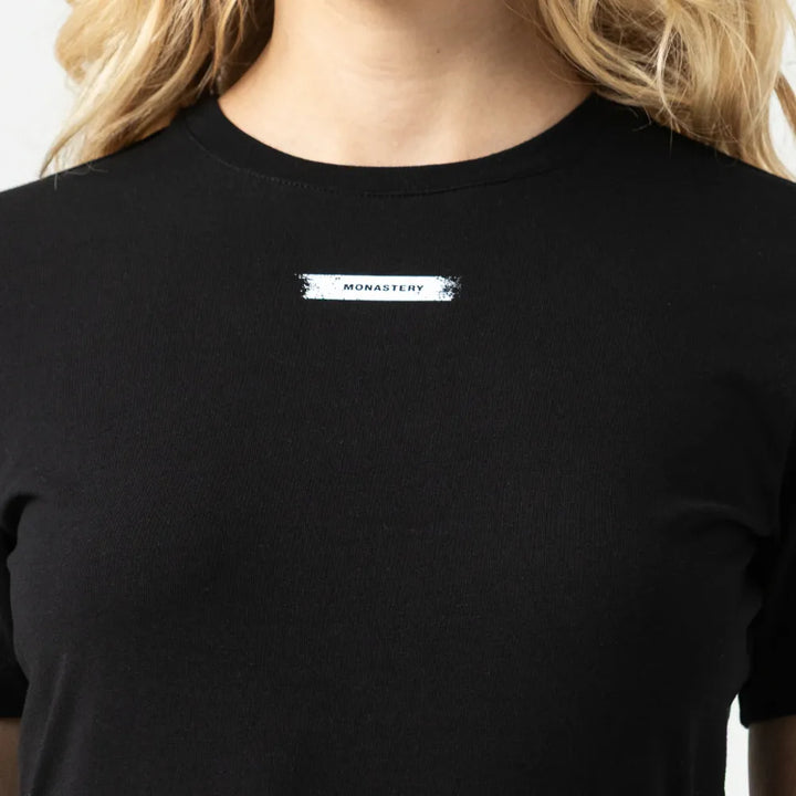 CAMISETA MONASTERY MUJER AKBAR NEGRA