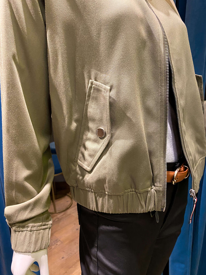 CHAQUETA LIGERA TIPO BOMBER JACKET