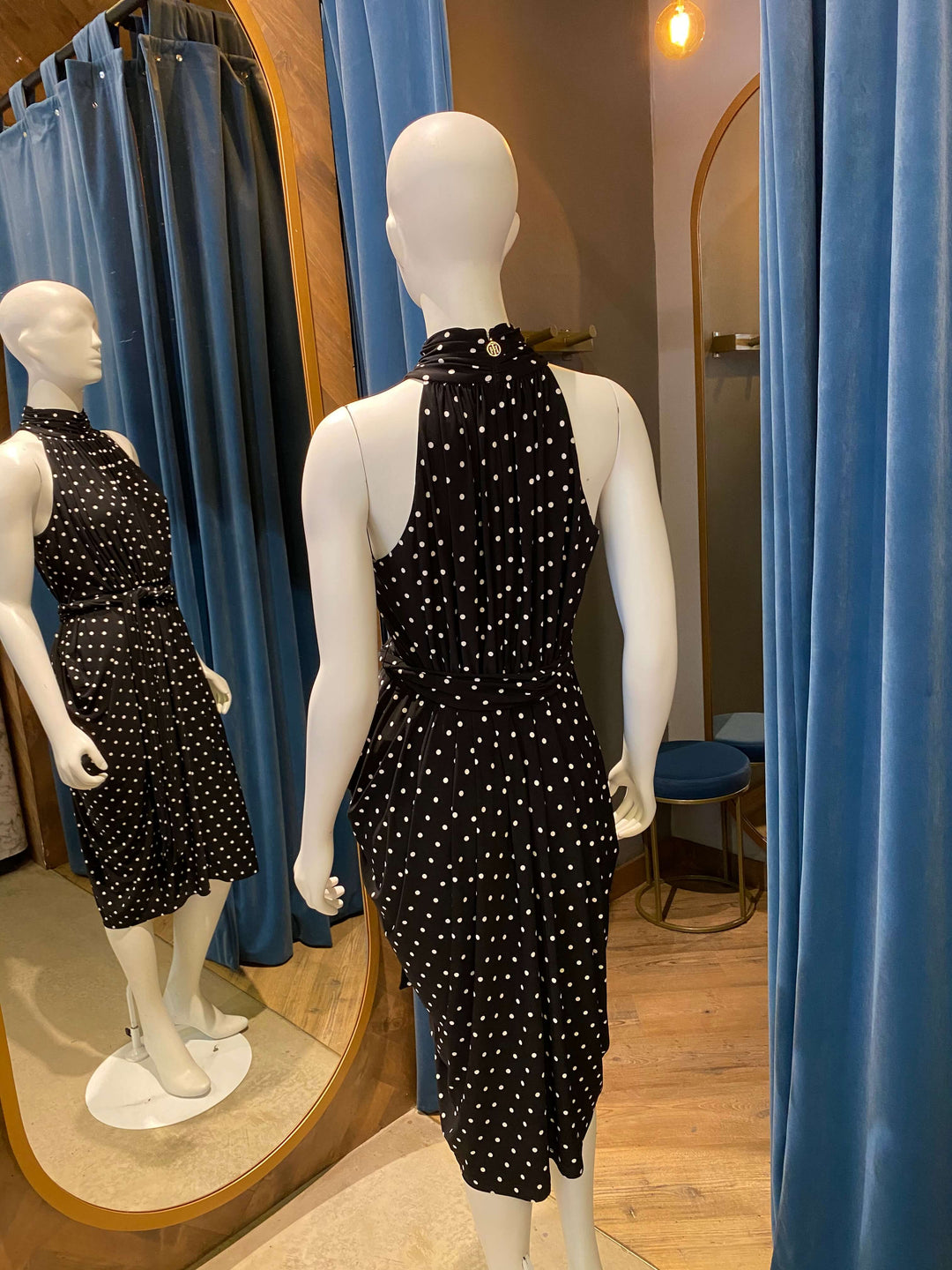 VESTIDO LARGO CON PUNTOS
