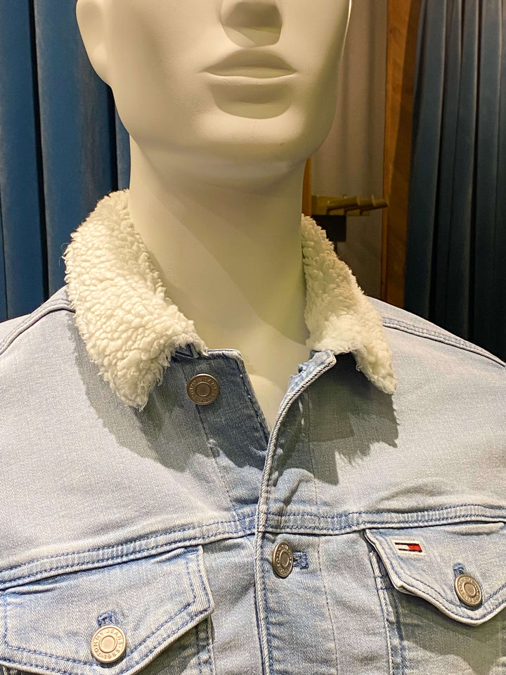 CHAQUETA DENIM CLARO CUELLO OVEJERO