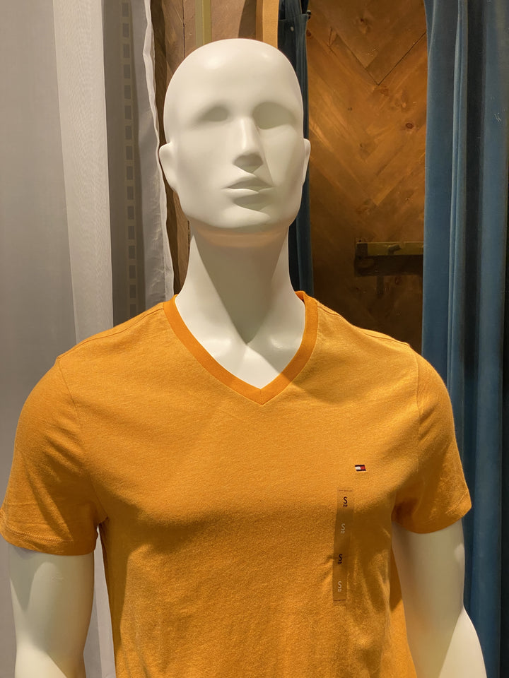 CAMISETA BASICA CUELLO V TOMMY HILFIGER