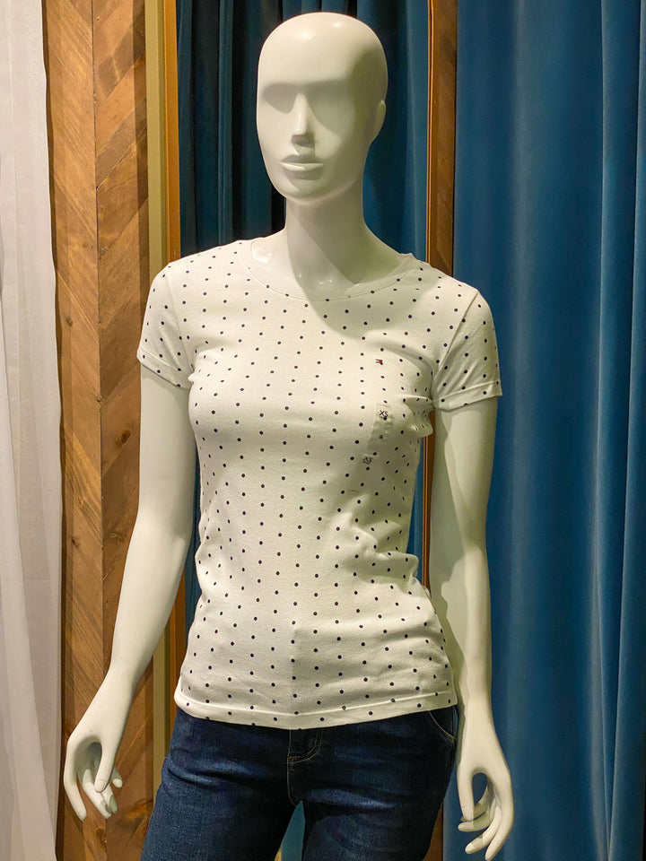 CAMISETA BASICA CON PUNTOS TOMMY HILFIGER
